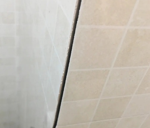 泰顺瓷砖空鼓维修公司分享阳台瓷砖脱落的修复过程可以分为以下几个步骤