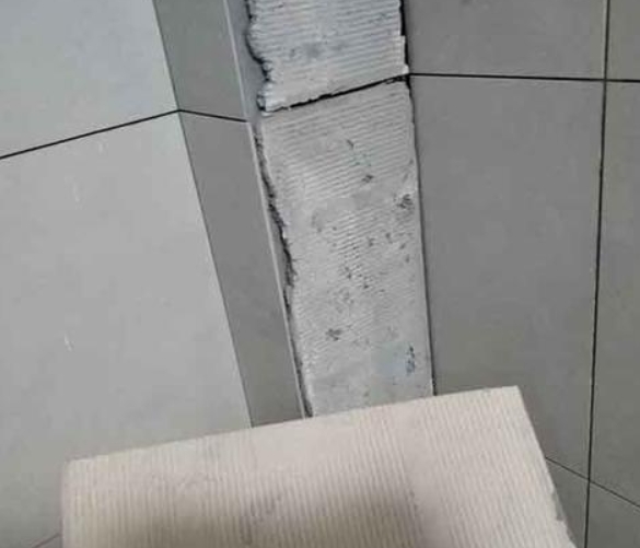 泰顺瓷砖空鼓维修公司分享下厨房瓷砖脱落的补救措施。